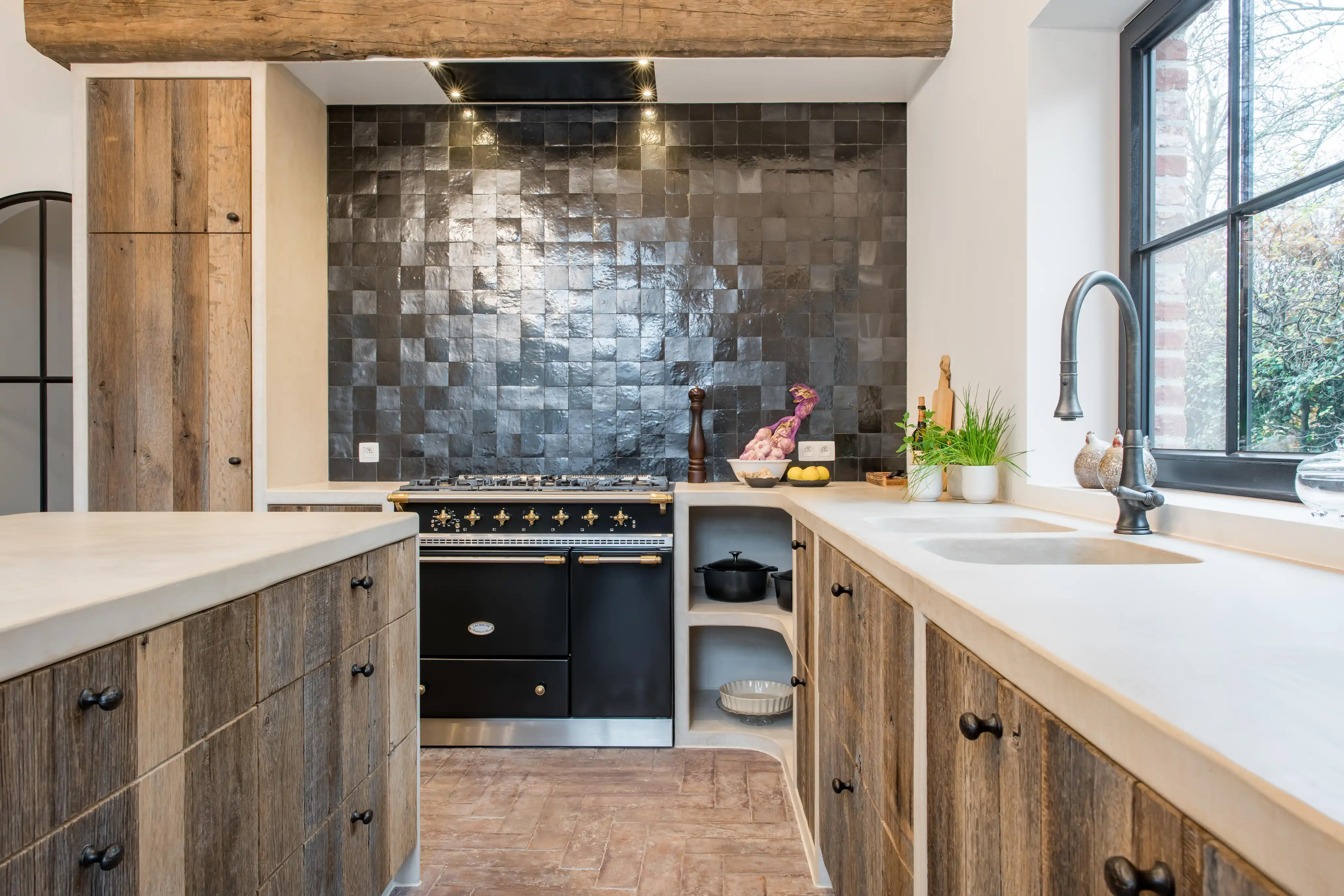 Sustainable oak kitchen combining modern functionality with rustic wood charm