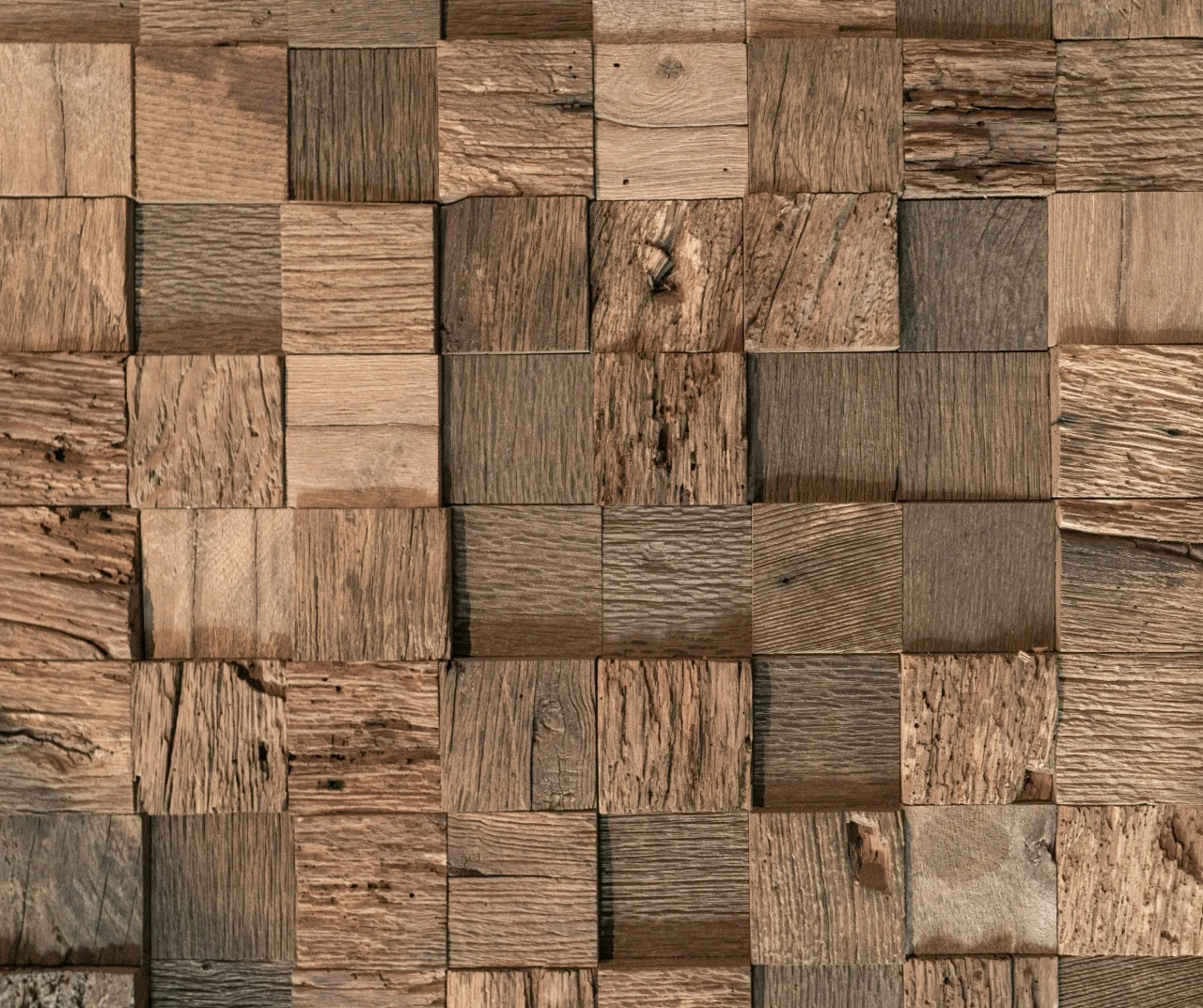 Reclaimed oak wall cladding in rustic style